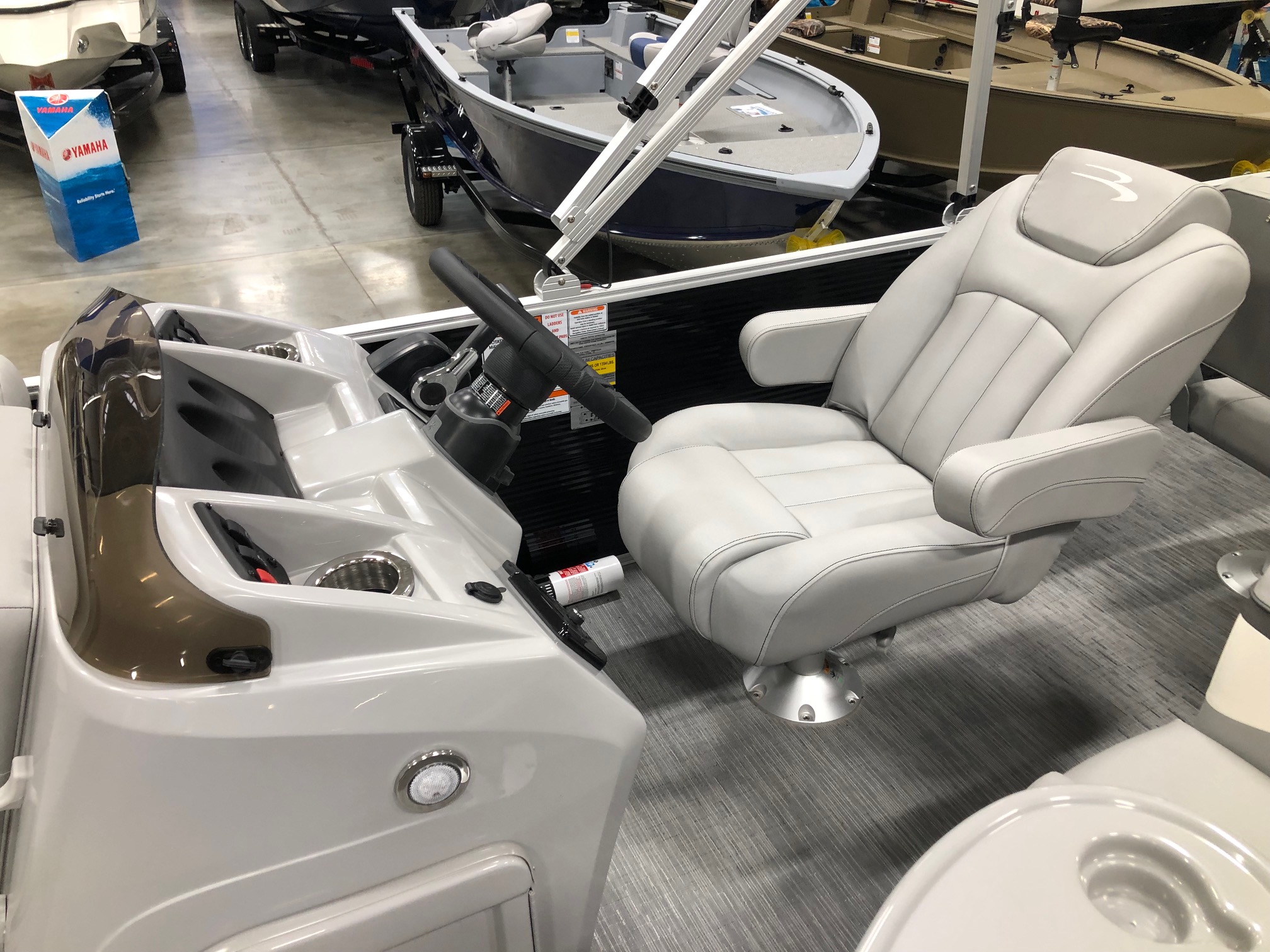 2023 BENNINGTON 20 SS(REAR FISH) YAMAHA 90 Pontoon1