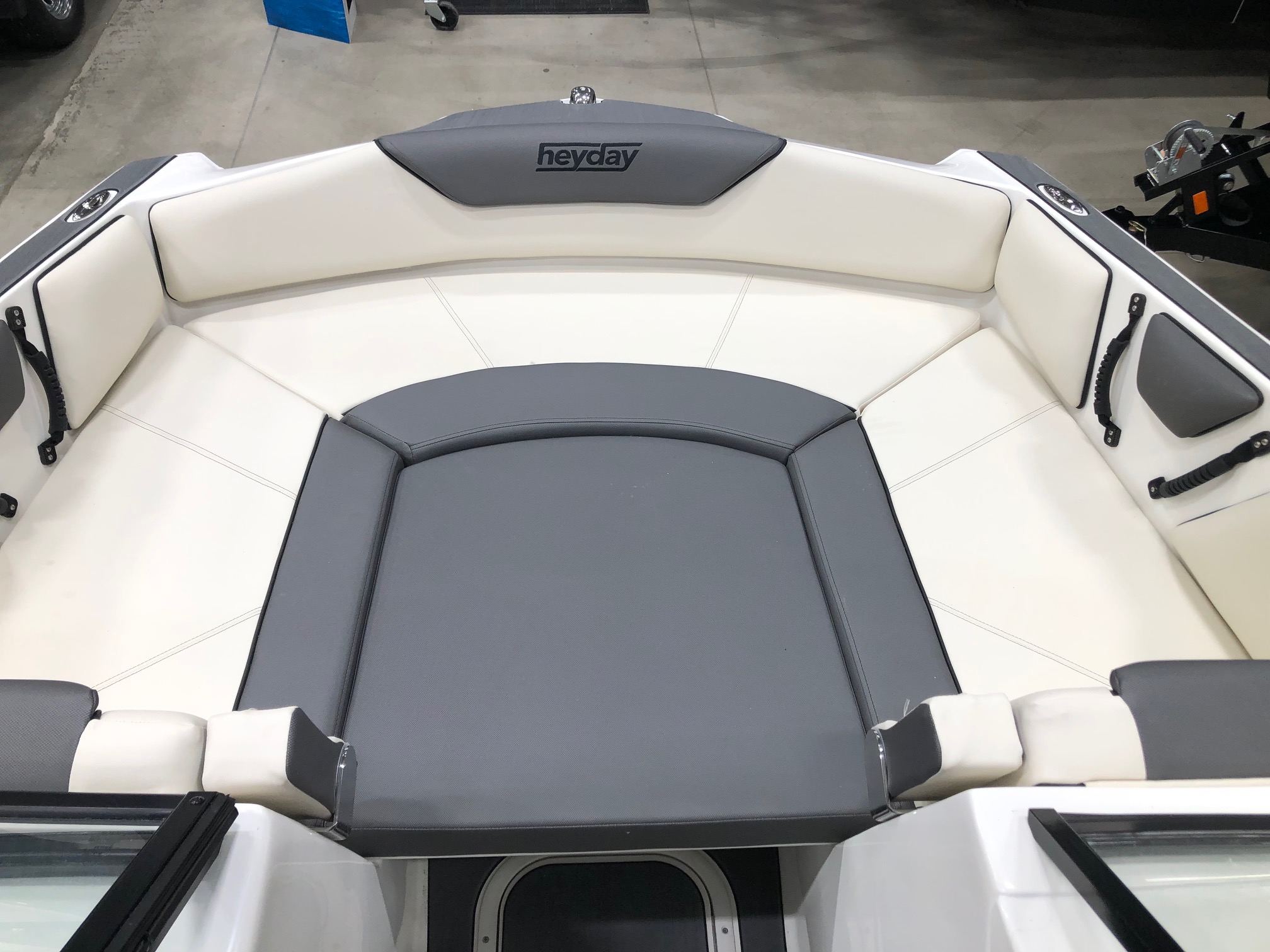 2023 HEYDAY WT2DC SURF BOAT + MERCRUISER 320 HP PRICING INCLUDES THE “SAVE ON THE WAVE